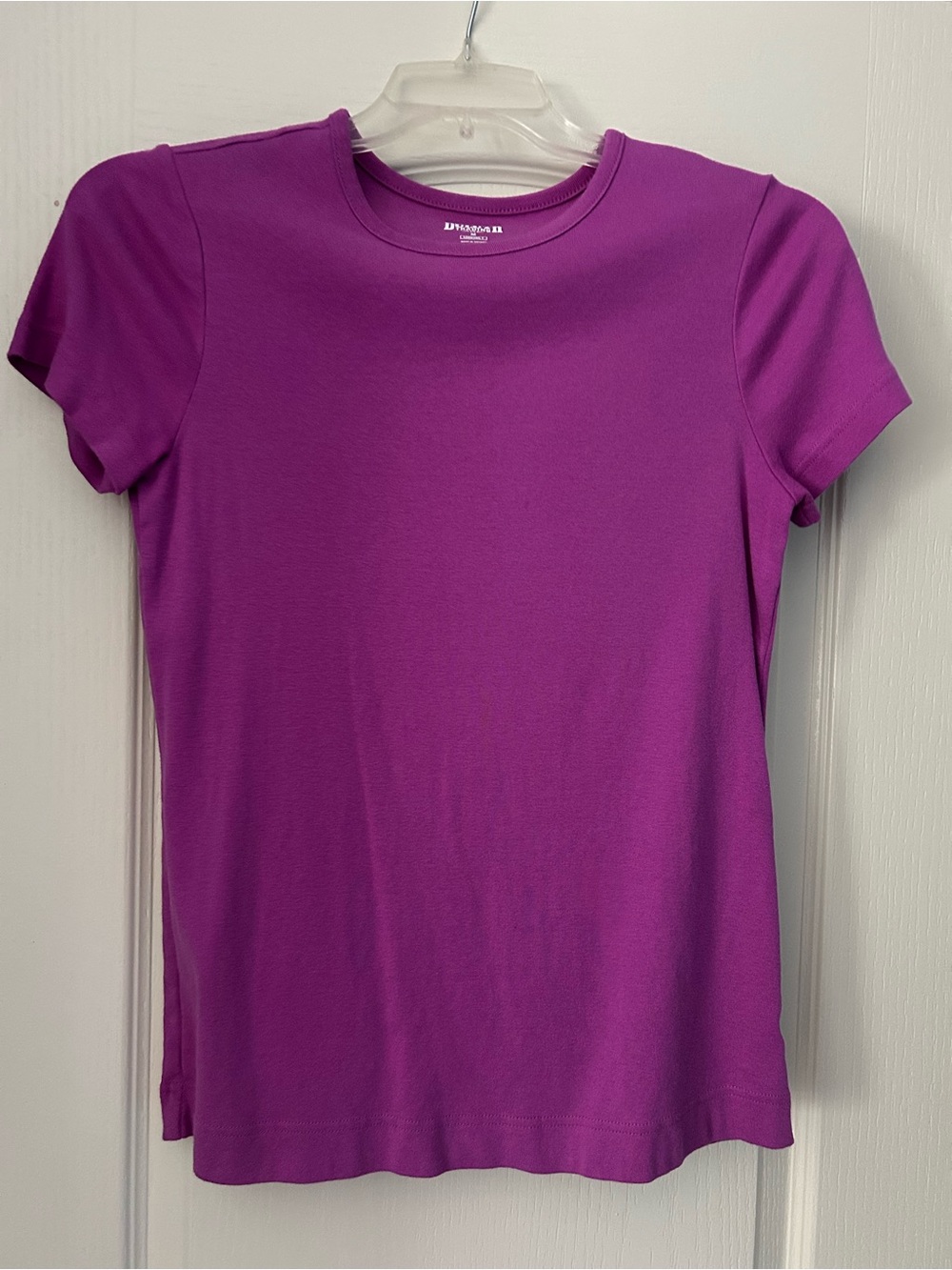 Duluth Trading Co long tail tshirt, magenta, M